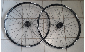 Rodi AM60 FELNIS, Shimano TX505 agyas tárcsafékes kerékszett 26-os