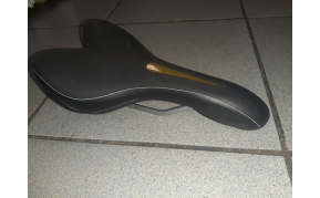 Selle Royal Viper nyereg zselés használt