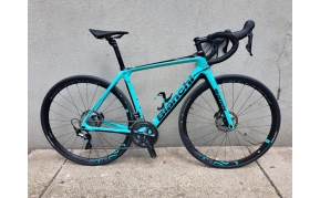 Bianchi Infinito CV disc carbon országúti kerékpár használt 53cm