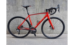 Scott Addict 30 disc CARBON országúti kerékpár használt S-es 